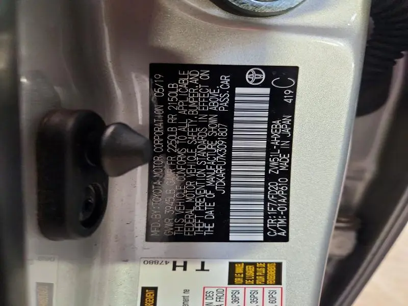 2019 TOYOTA PRIUS LE  