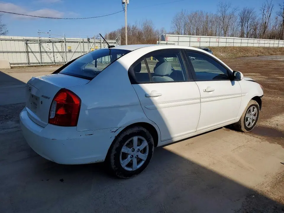2011 HYUNDAI ACCENT GLS  