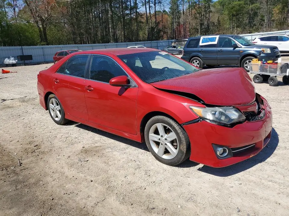 2012 TOYOTA CAMRY SE  