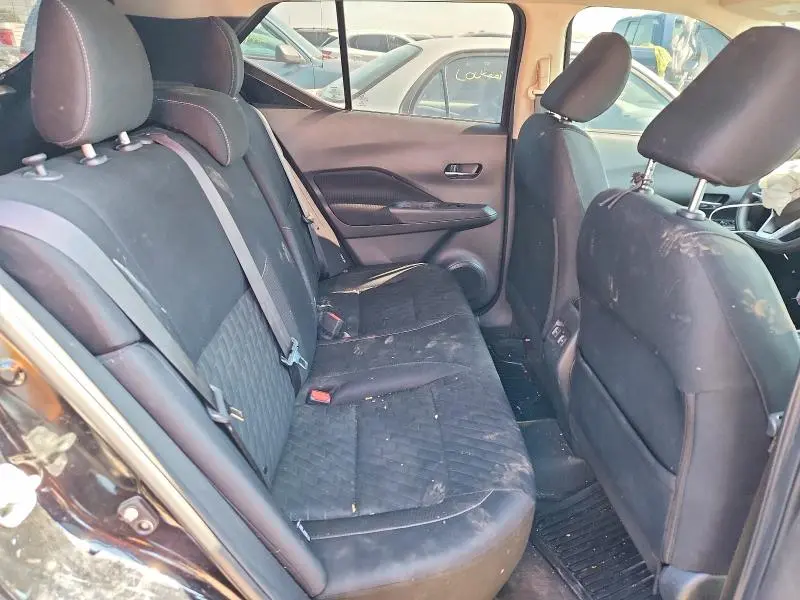 2021 NISSAN KICKS SV  