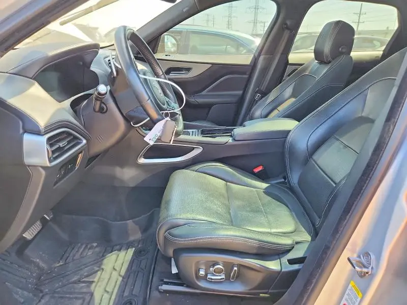 2019 JAGUAR F-PACE S  
