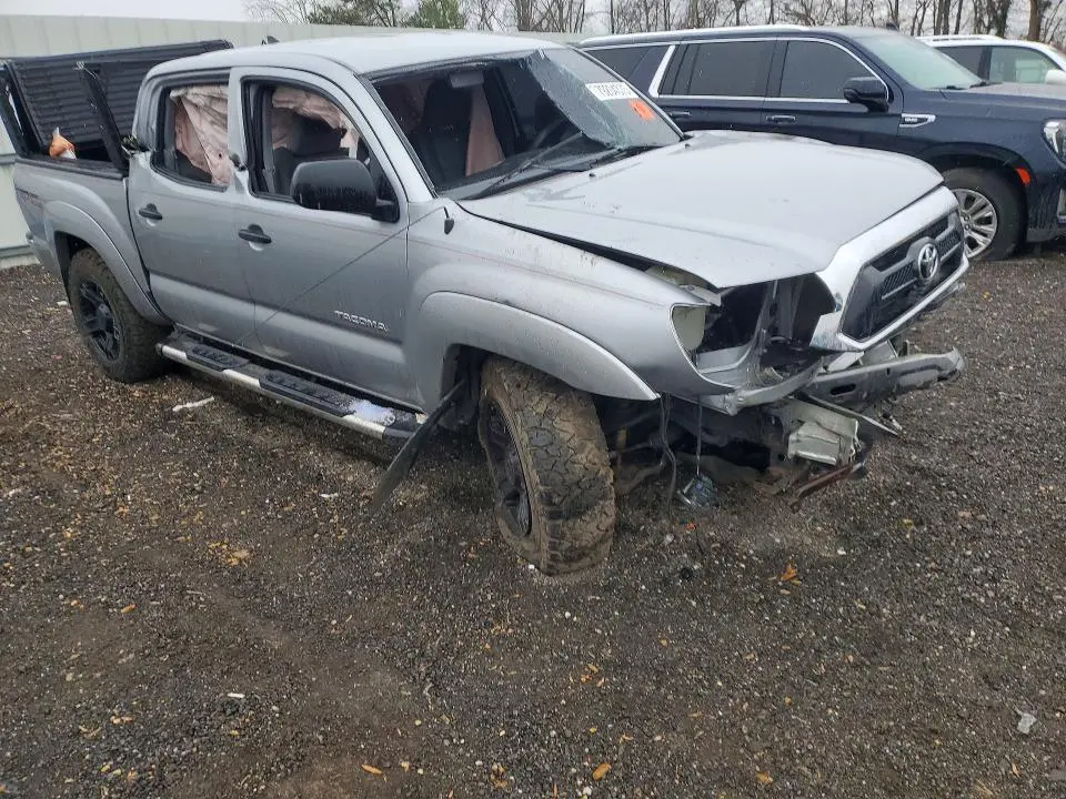 2015 TOYOTA TACOMA V6  
