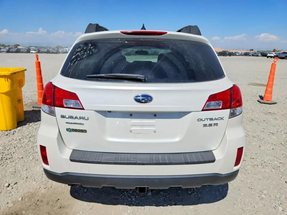 2013 SUBARU OUTBACK 3.6R LIMITED  