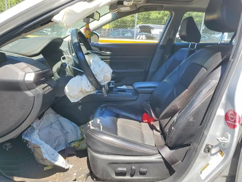 2021 NISSAN ALTIMA SR  