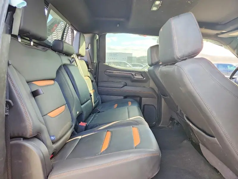 2024 GMC SIERRA K1500 AT4  