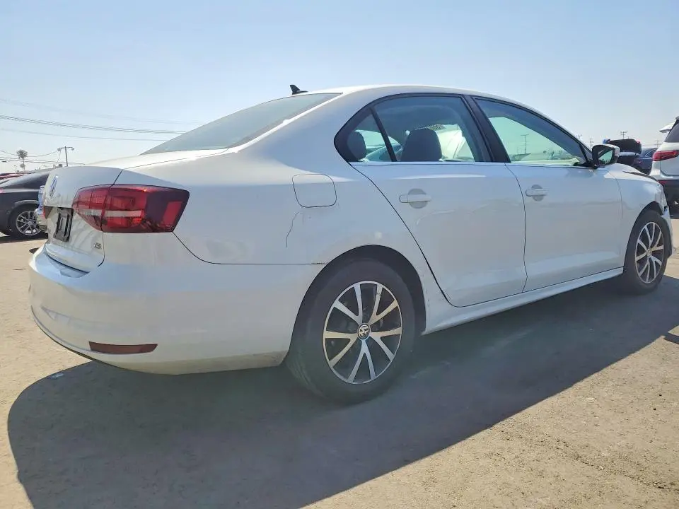2017 VOLKSWAGEN JETTA SE  