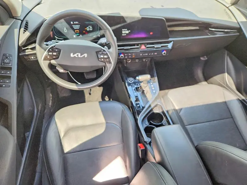 2023 KIA NIRO SX  