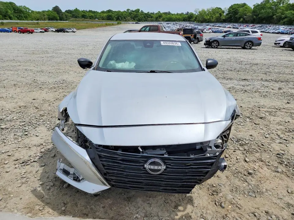 2024 NISSAN ALTIMA SV  
