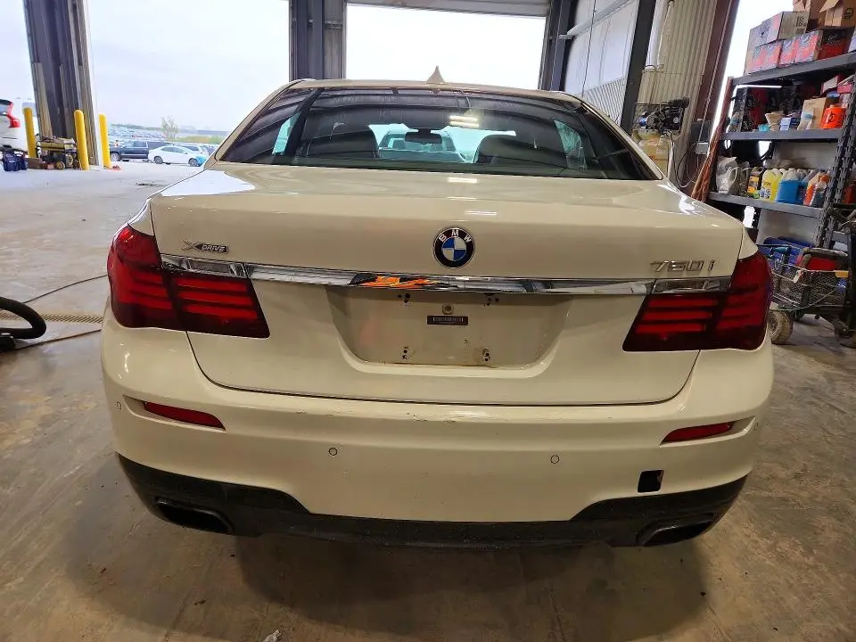2013 BMW 750 XI  