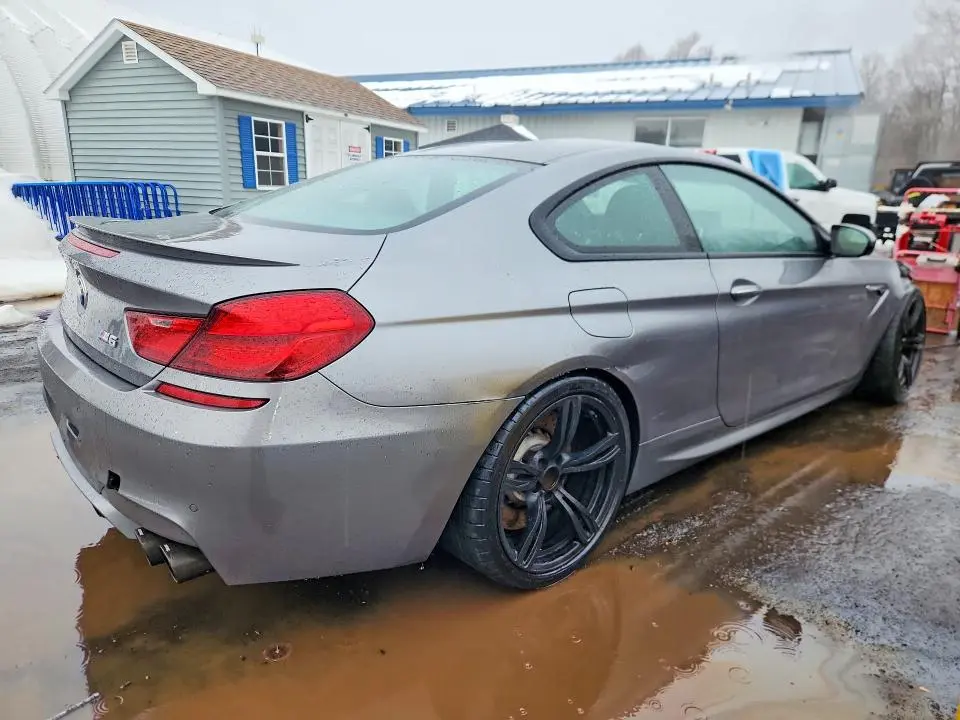 2015 BMW M6   