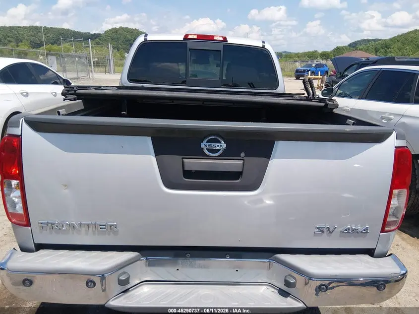 2015 NISSAN FRONTIER SV