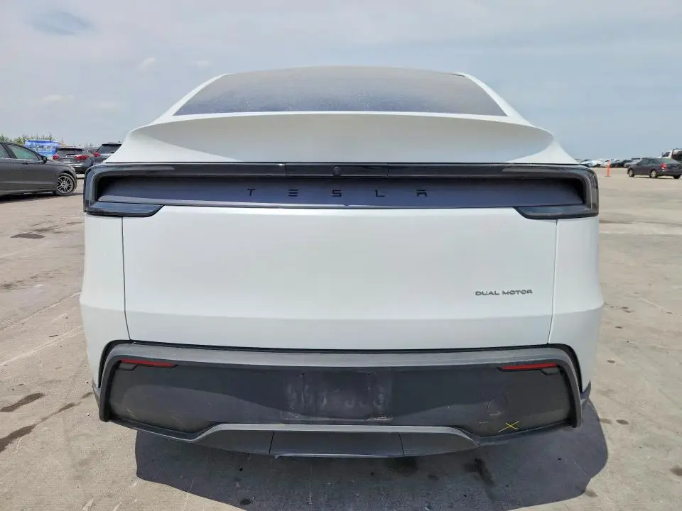 2026 TESLA MODEL Y   