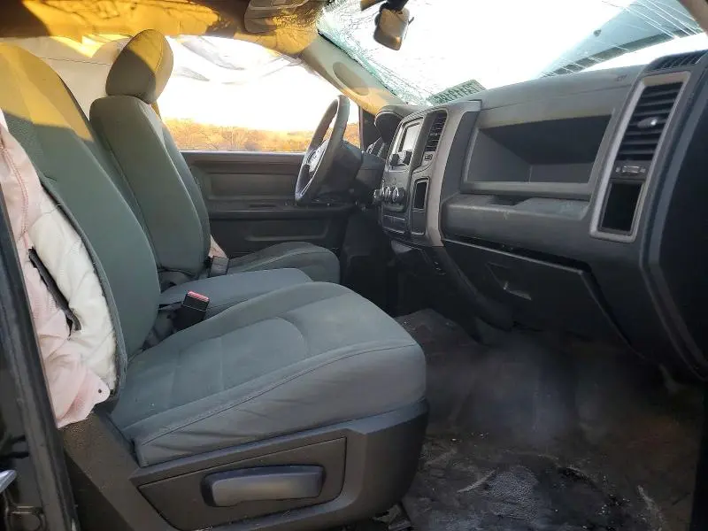 2016 RAM 1500 ST  