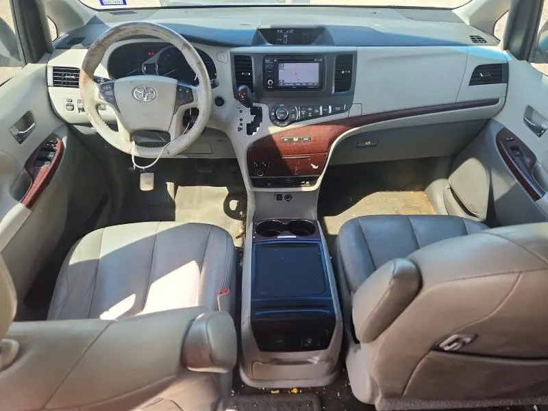 2013 TOYOTA SIENNA XLE 8-PASSENGER  