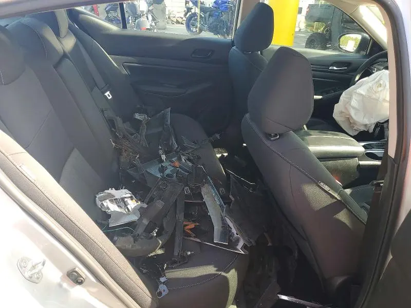 2024 NISSAN ALTIMA SV  