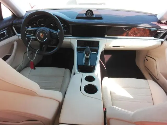 2023 PORSCHE PANAMERA BASE  