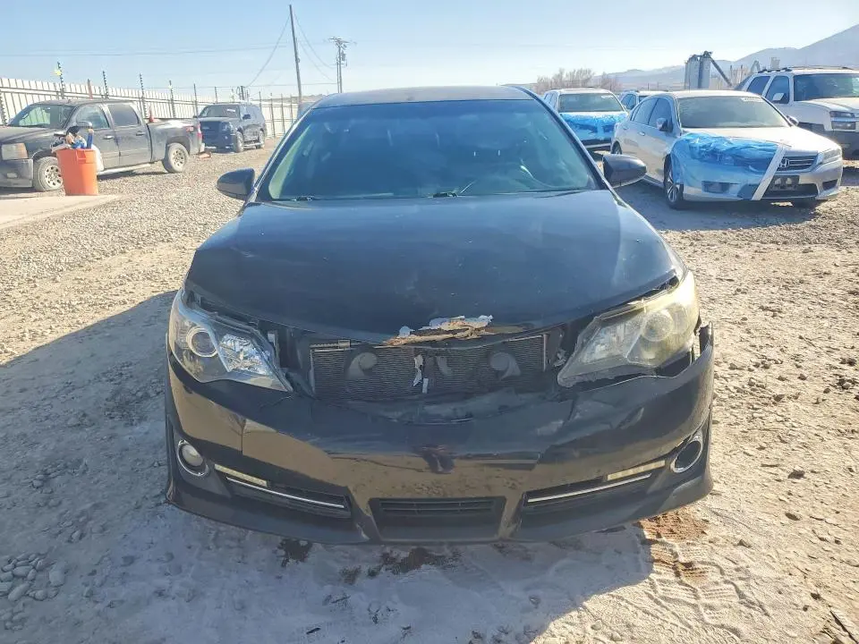 2014 TOYOTA CAMRY SE  