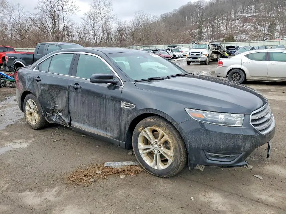 2015 FORD TAURUS SEL  