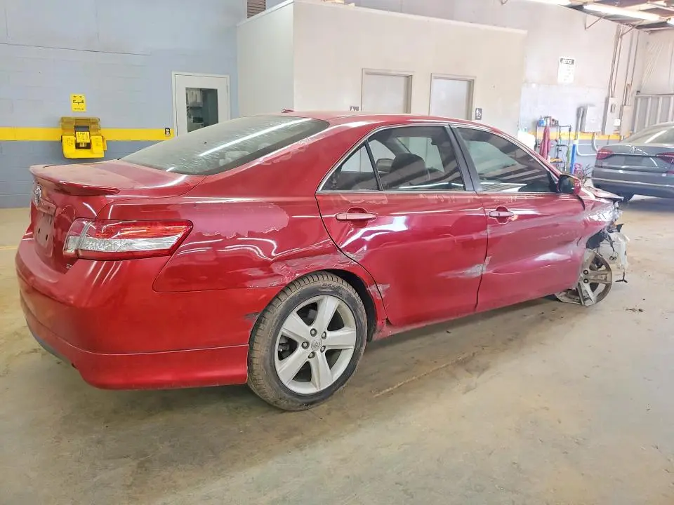 2011 TOYOTA CAMRY SE  
