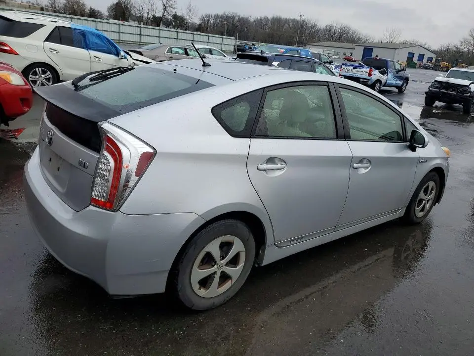 2012 TOYOTA PRIUS TWO  