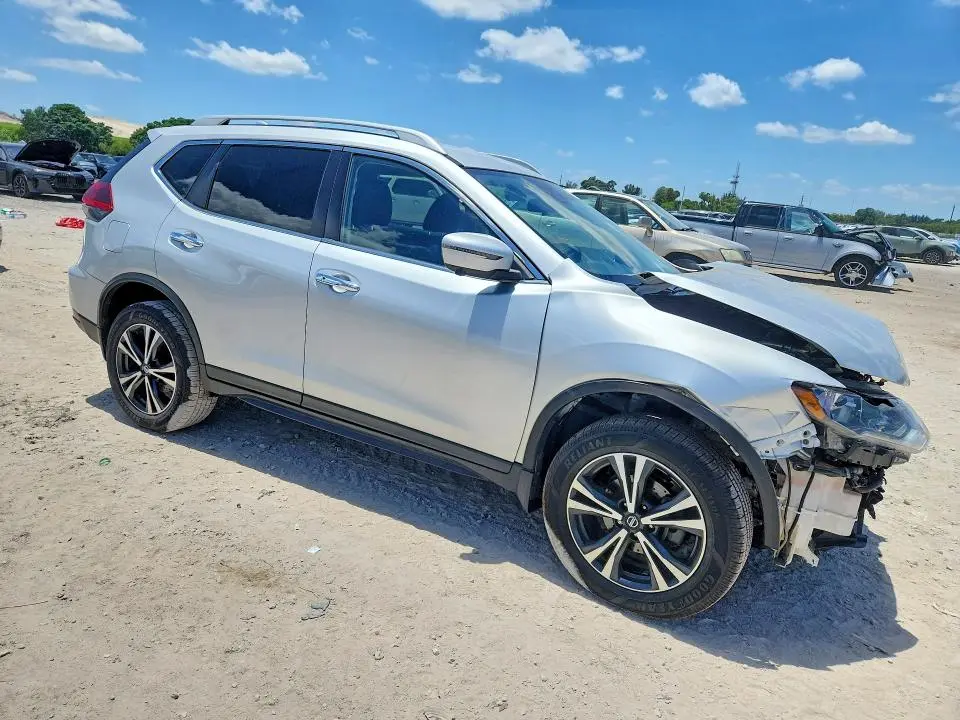 2020 NISSAN ROGUE SV  