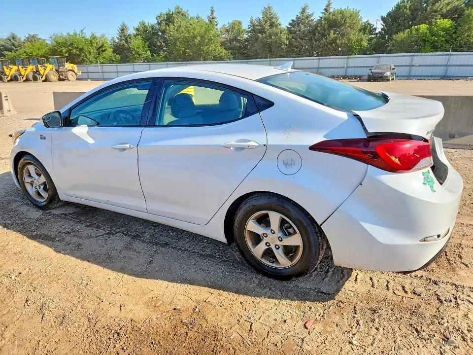 2015 HYUNDAI ELANTRA SE  