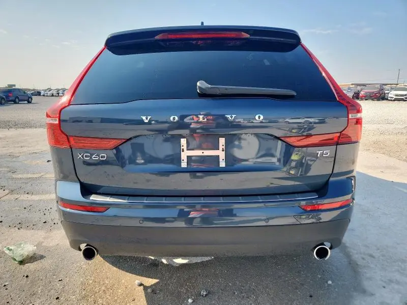 2021 VOLVO XC60 T5 MOMENTUM  