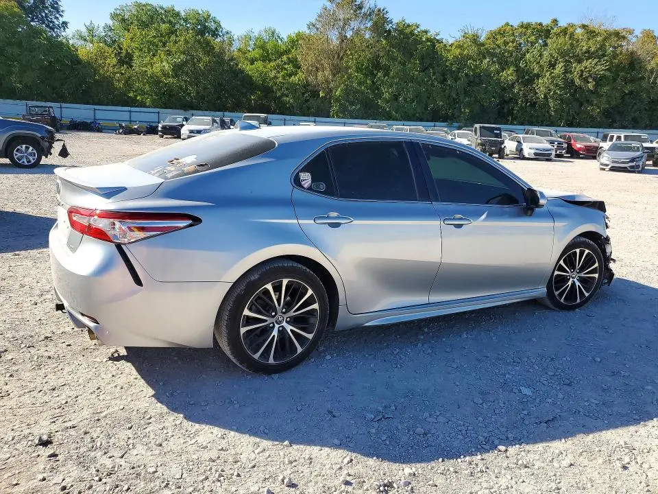 2020 TOYOTA CAMRY SE  