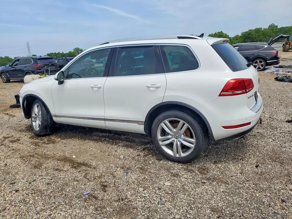2013 VOLKSWAGEN TOUAREG V6  
