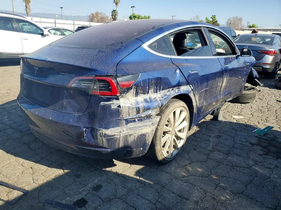 2018 TESLA MODEL 3   