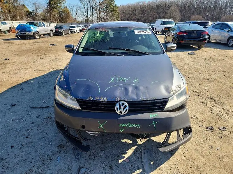 2012 VOLKSWAGEN JETTA SE  