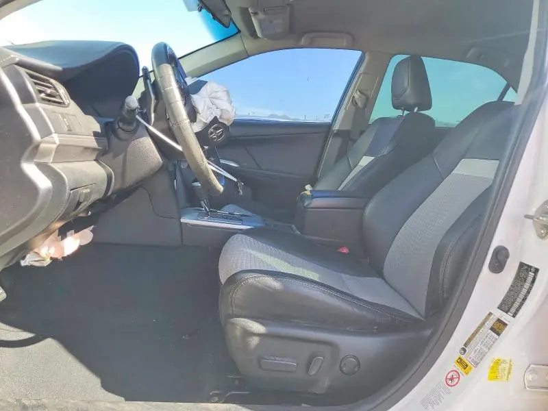 2014 TOYOTA CAMRY SE  