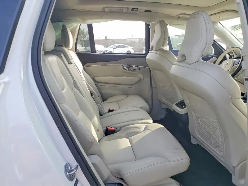2023 VOLVO XC90 CORE  