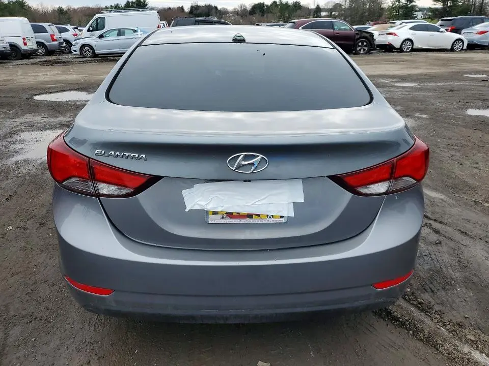 2016 HYUNDAI ELANTRA SE  