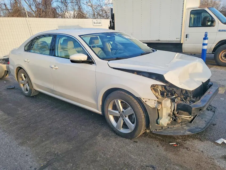 2012 VOLKSWAGEN PASSAT SE  