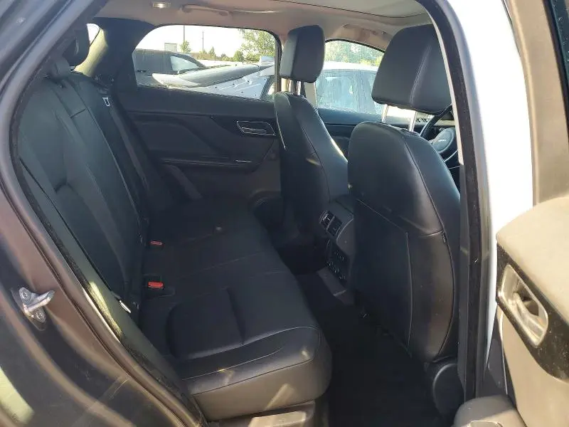 2018 JAGUAR F-PACE PREMIUM  