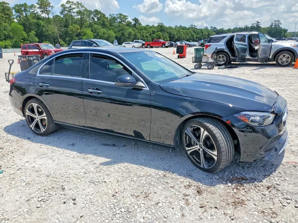 2025 MERCEDES-BENZ C 300  