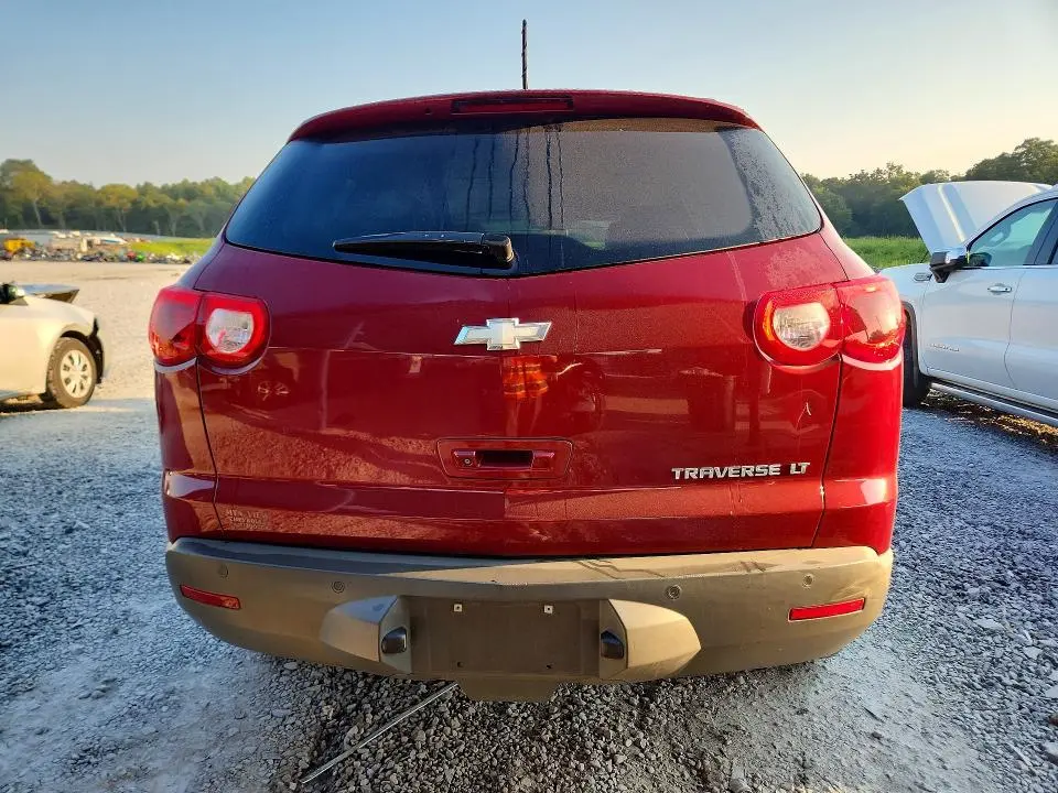 2011 CHEVROLET TRAVERSE LT  