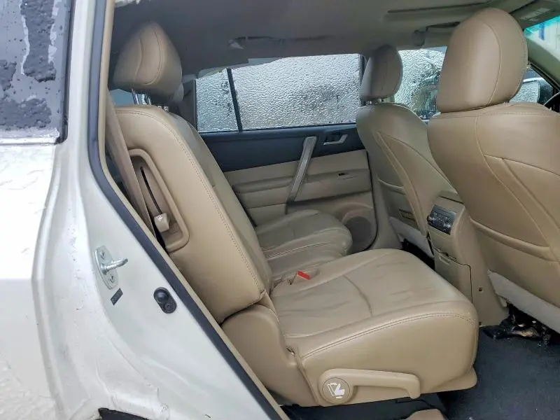 2012 TOYOTA HIGHLANDER BASE  