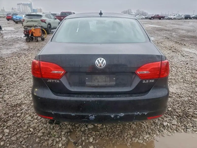 2013 VOLKSWAGEN JETTA SE  