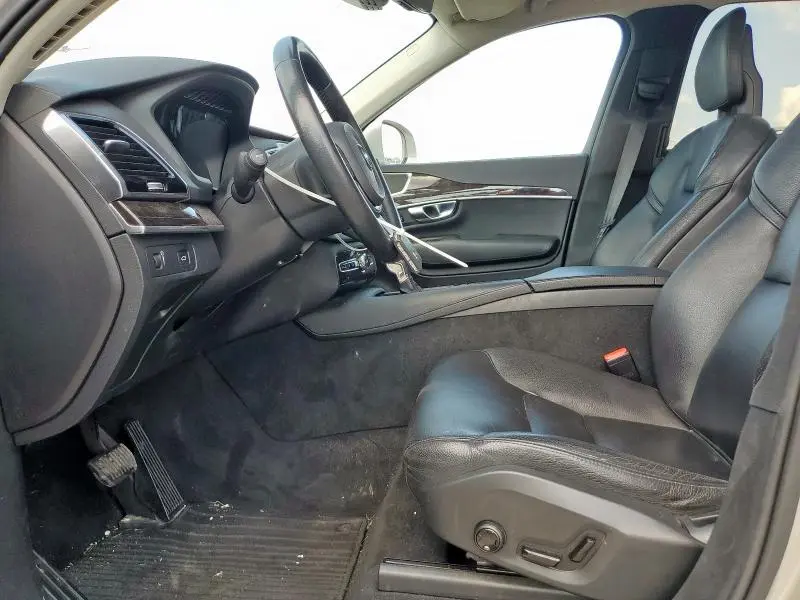 2018 VOLVO XC90 T6