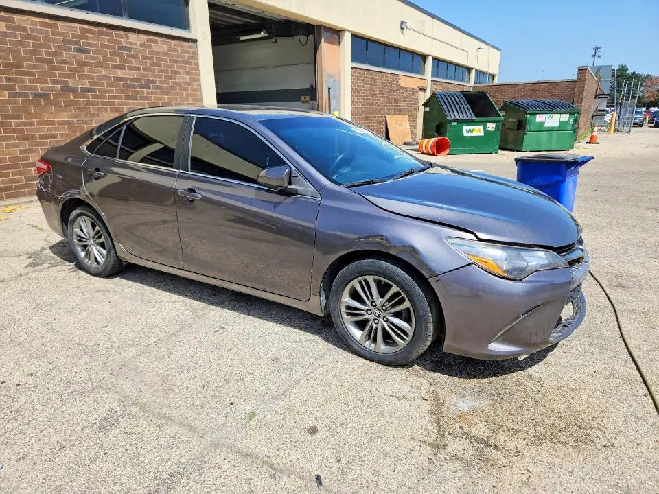 2017 TOYOTA CAMRY SE  