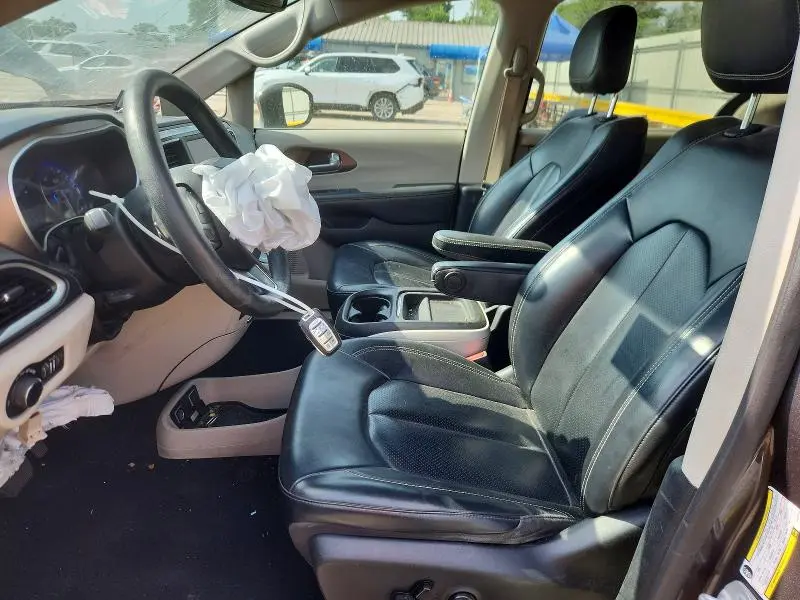 2020 CHRYSLER VOYAGER LXI  