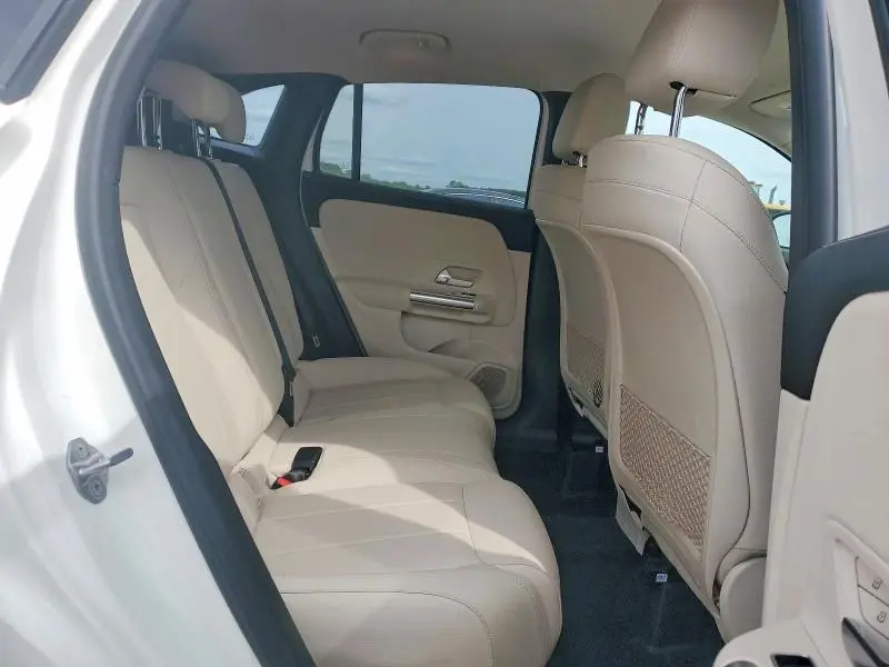 2021 MERCEDES-BENZ GLA 250 4MATIC  