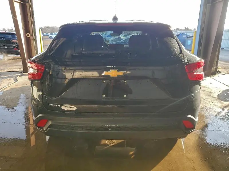 2025 CHEVROLET TRAX LS  