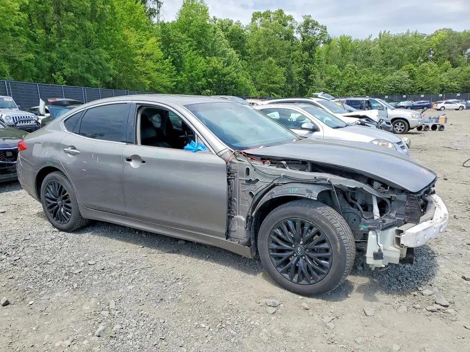 2011 INFINITI M37 X  