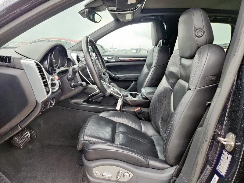 2016 PORSCHE CAYENNE   