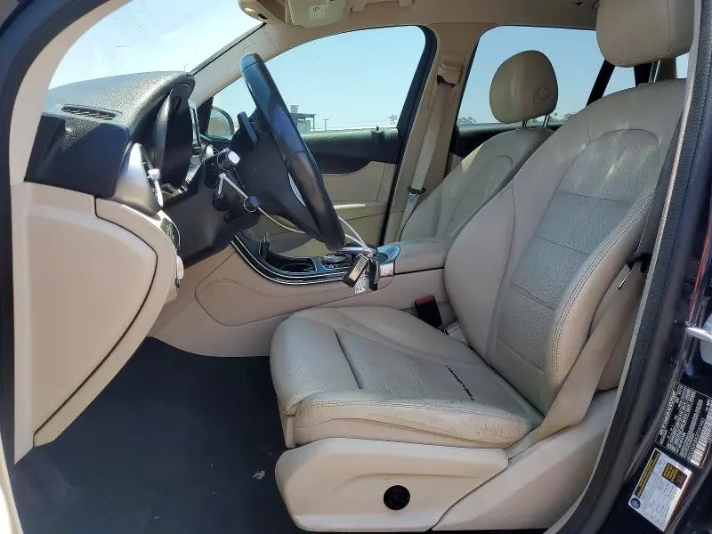 2016 MERCEDES-BENZ GLC 300  