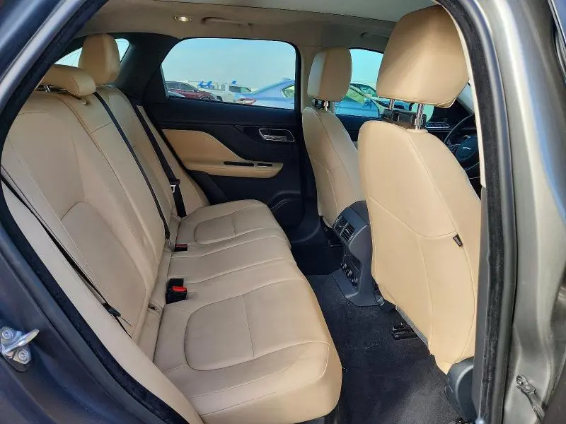 2019 JAGUAR F-PACE PREMIUM  