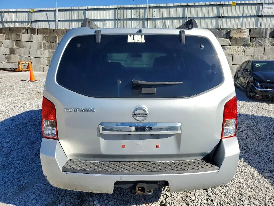 2011 NISSAN PATHFINDER S  